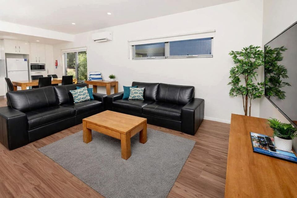 Deluxe Room, 2 Bedrooms | Iron/ironing board, free WiFi, bed sheets