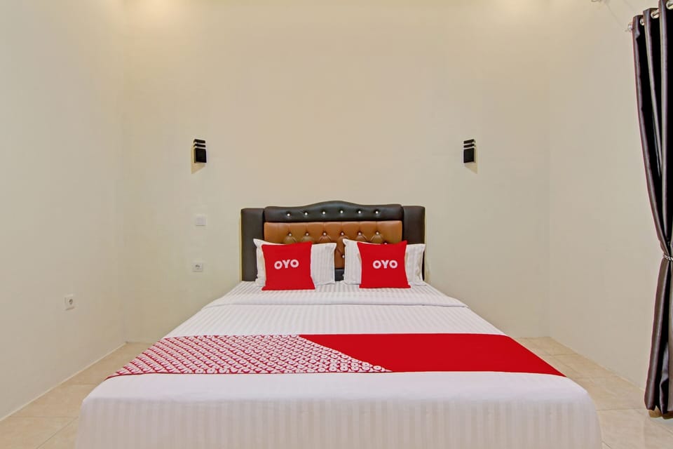 Deluxe Double Room | Laptop workspace, free WiFi, bed sheets