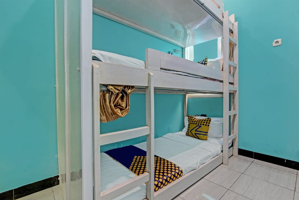 Economy Single Room | Bed sheets