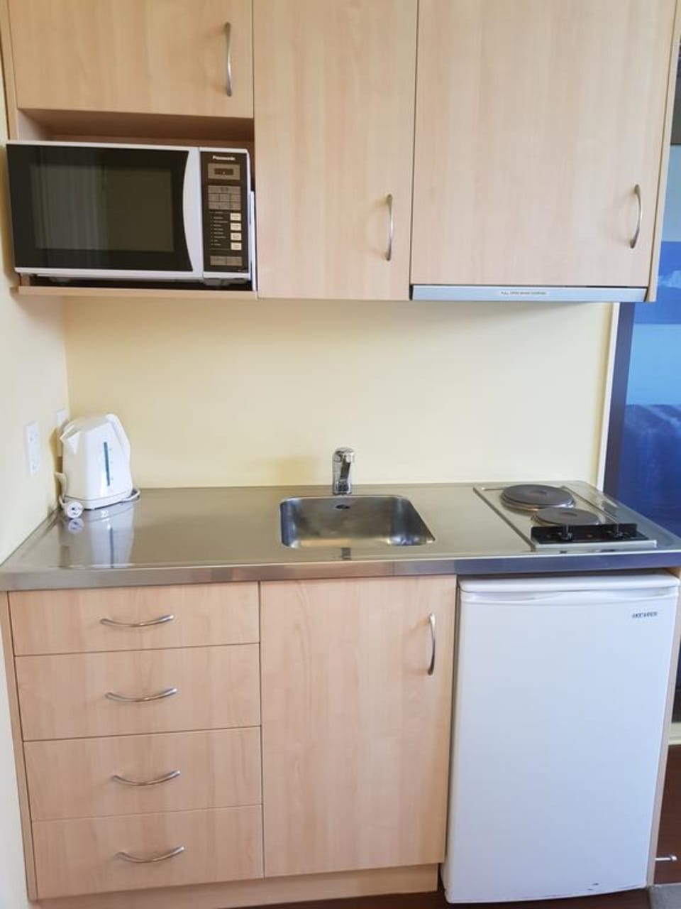Microwave, stovetop, coffee/tea maker