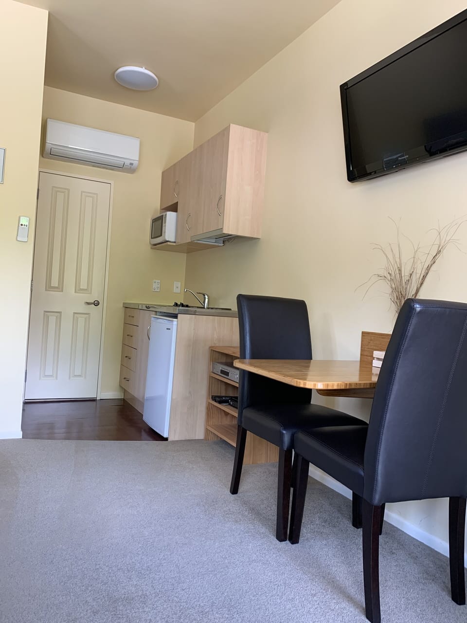 Economy Studio, Non Smoking, Kitchenette (Economy Studio Unit) | Room amenity
