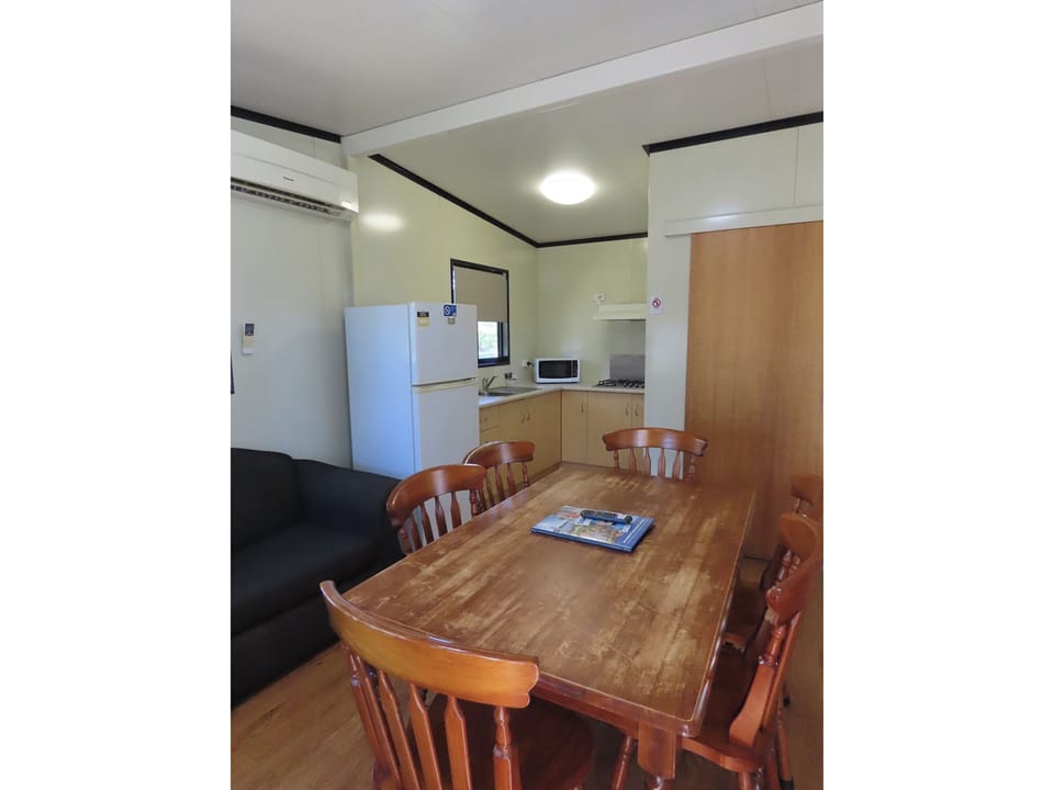 2 Bedroom Villa sleeps 6 | In-room dining