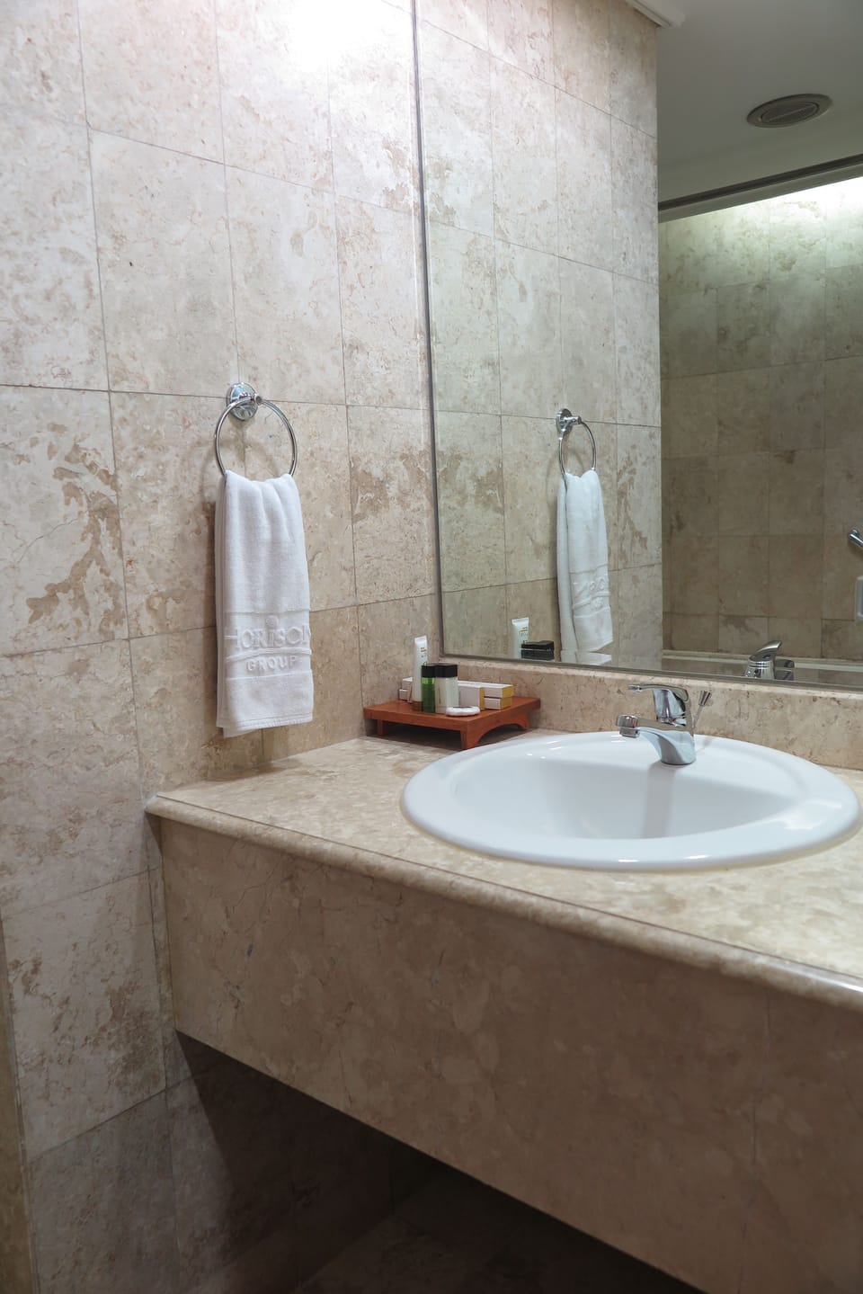 Combined shower/tub, deep soaking tub, free toiletries, hair dryer