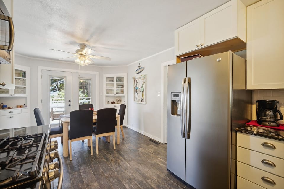 House, 3 Bedrooms | Private kitchen | Coffee/tea maker, fridge, oven, electric kettle