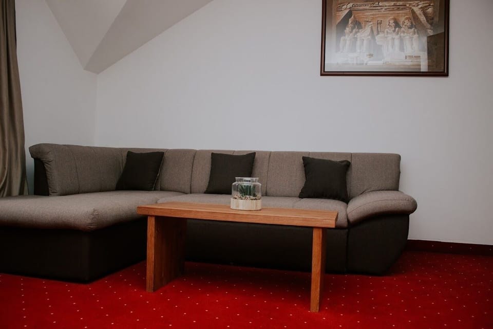 Apartment | Minibar, in-room safe, desk, soundproofing