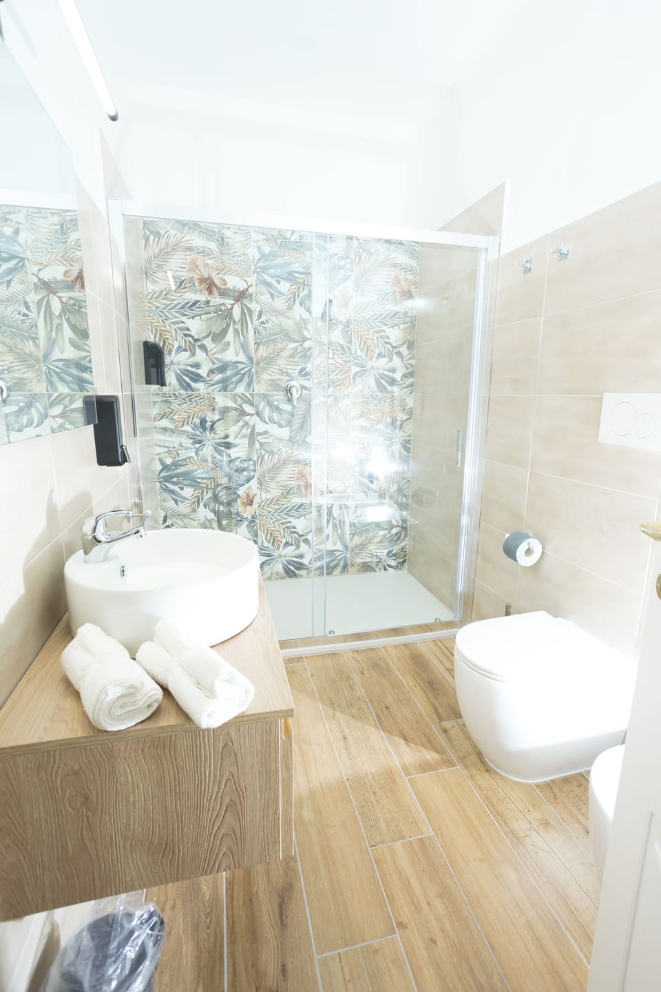 Comfort Room | Bathroom | Shower, rainfall showerhead, free toiletries, hair dryer