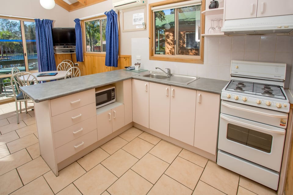 Bungalow Daily | Private kitchen | Coffee/tea maker, full-size fridge, microwave, stovetop