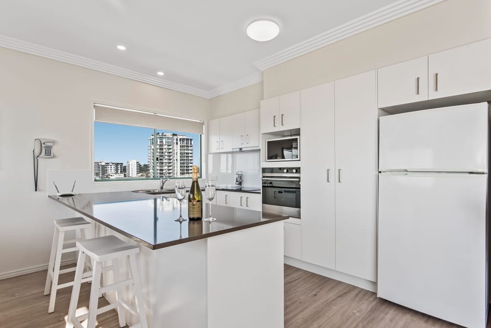 Deluxe Apartment, 3 Bedrooms, Ocean View | Private kitchen | Coffee/tea maker, full-size fridge, microwave, oven