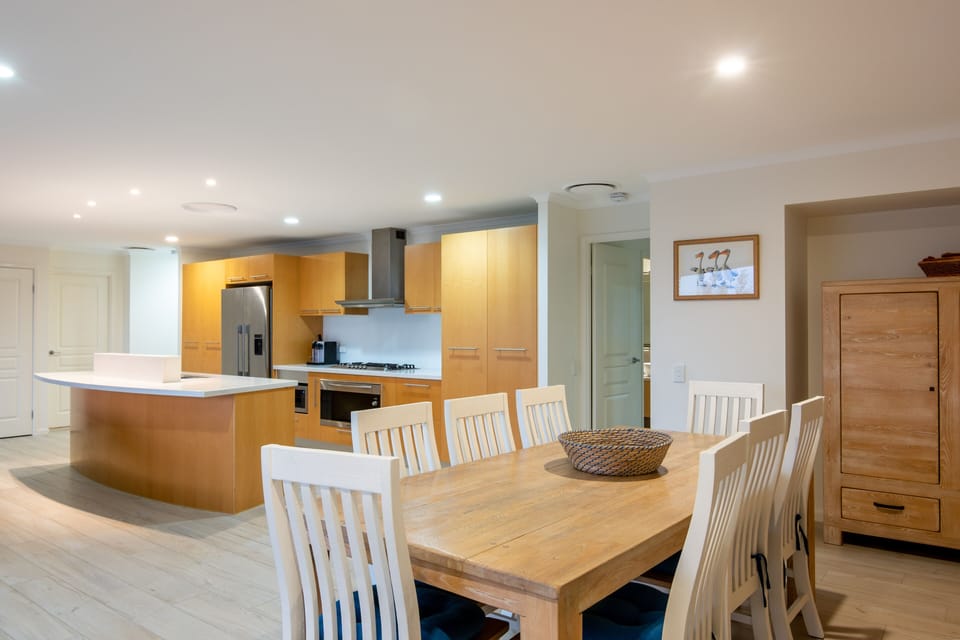 Superior Penthouse, 3 Bedrooms | In-room dining