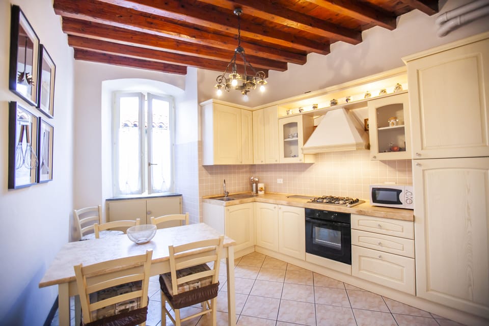 City Apartment | Private kitchen | Fridge, oven, stovetop, dishwasher
