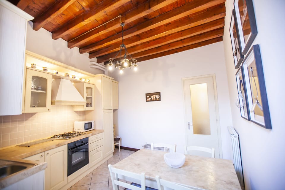City Apartment | Private kitchen | Fridge, oven, stovetop, dishwasher