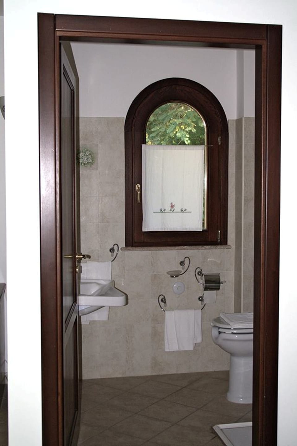 Single Room | Bathroom | Shower, free toiletries, hair dryer, bidet