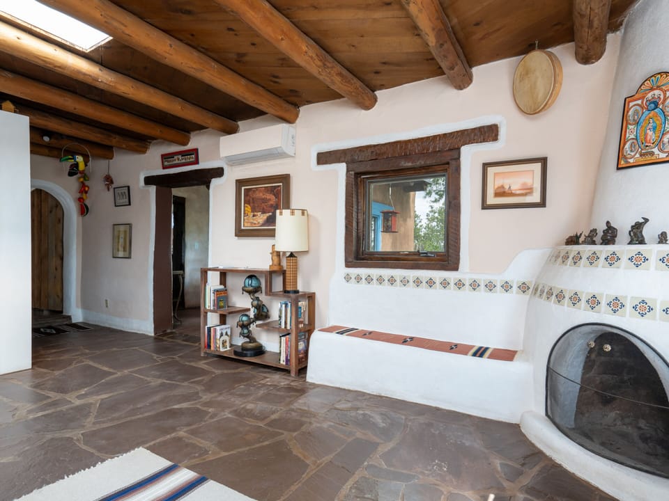 House (3 Bedrooms) | Property amenity