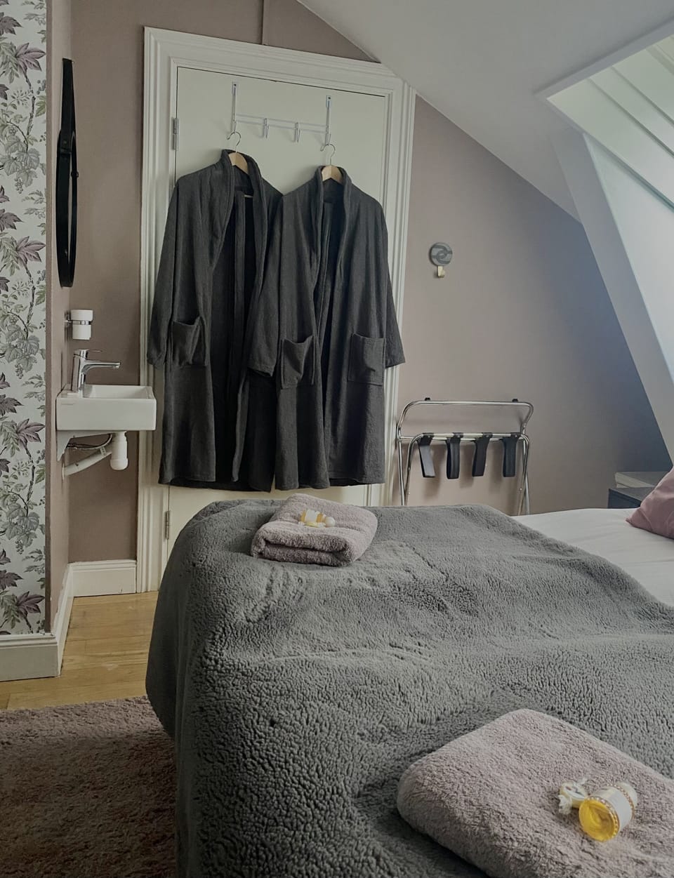 Comfort Double Room, Shared Bathroom | Blackout drapes, iron/ironing board, free WiFi