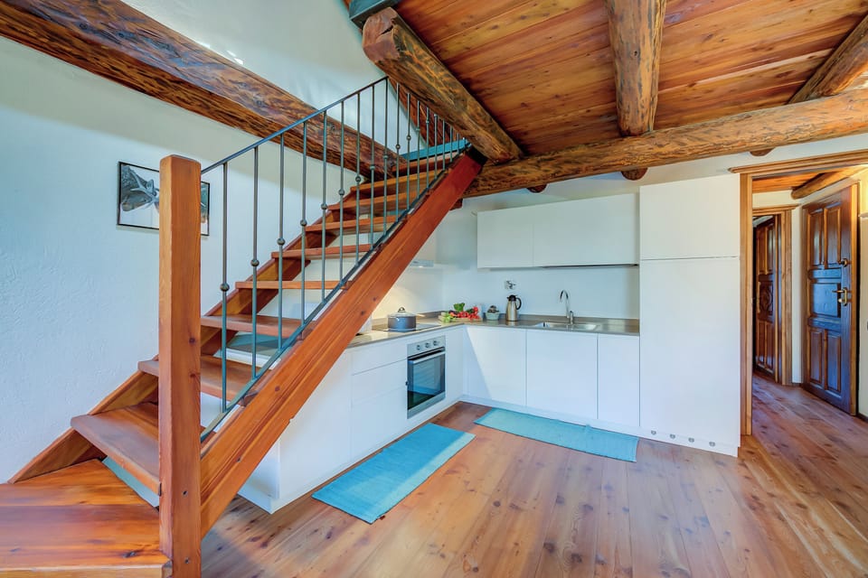 Family Apartment, Multiple Bedrooms (San Marco Lodge Apt Mountain Retreat) | Private kitchen | Fridge, microwave, oven, stovetop