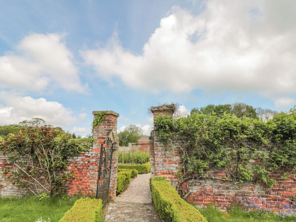 Wolds Way Cottage in England