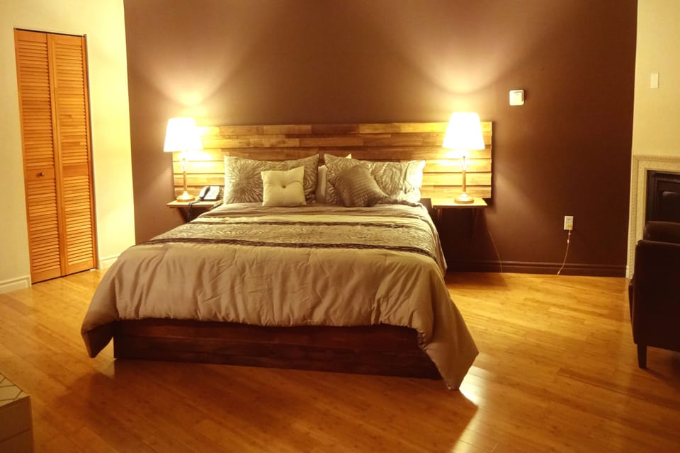 Rollaway beds, free WiFi, bed sheets