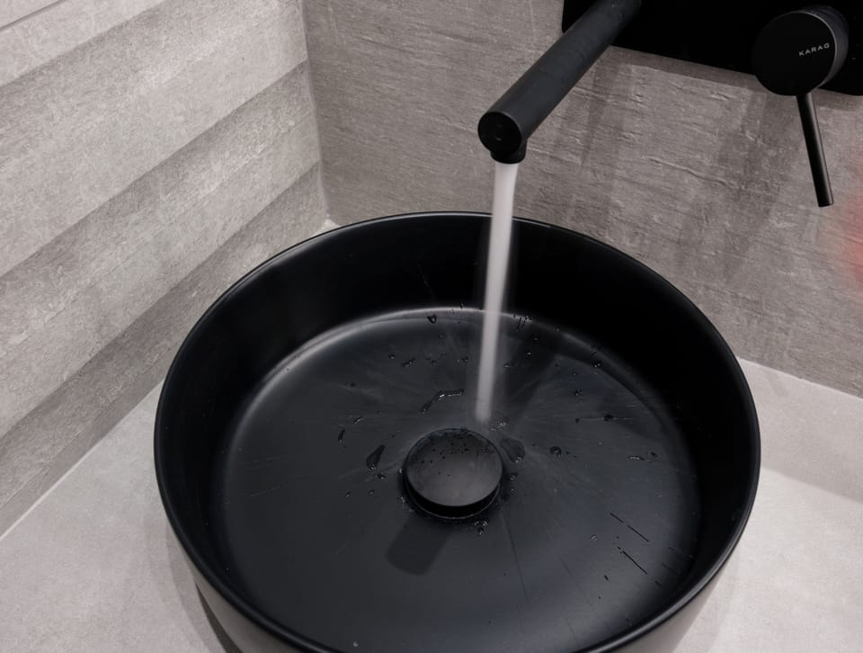 Luxury Suite | Bathroom sink