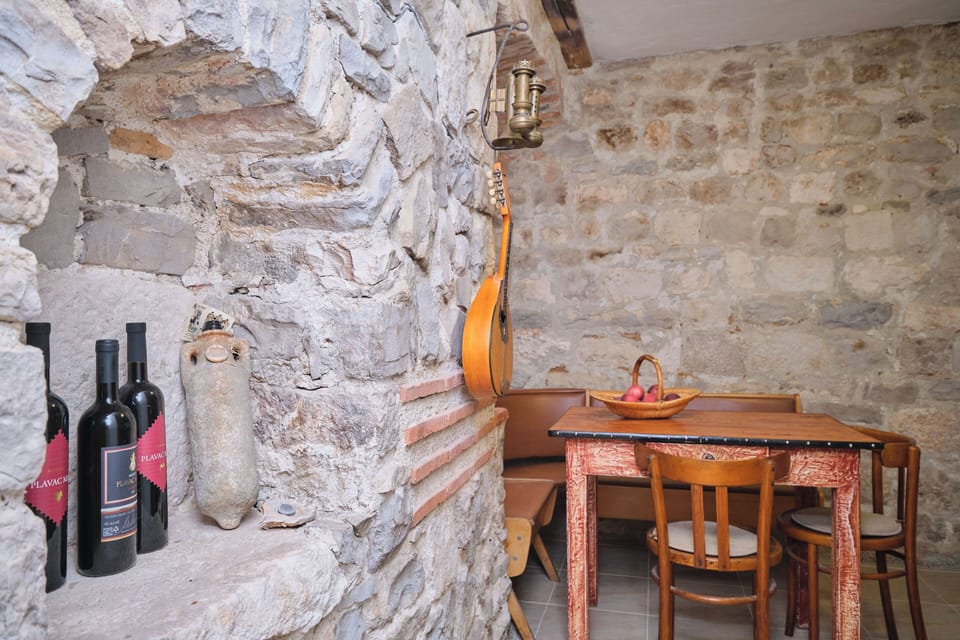 Apartment | Dining room