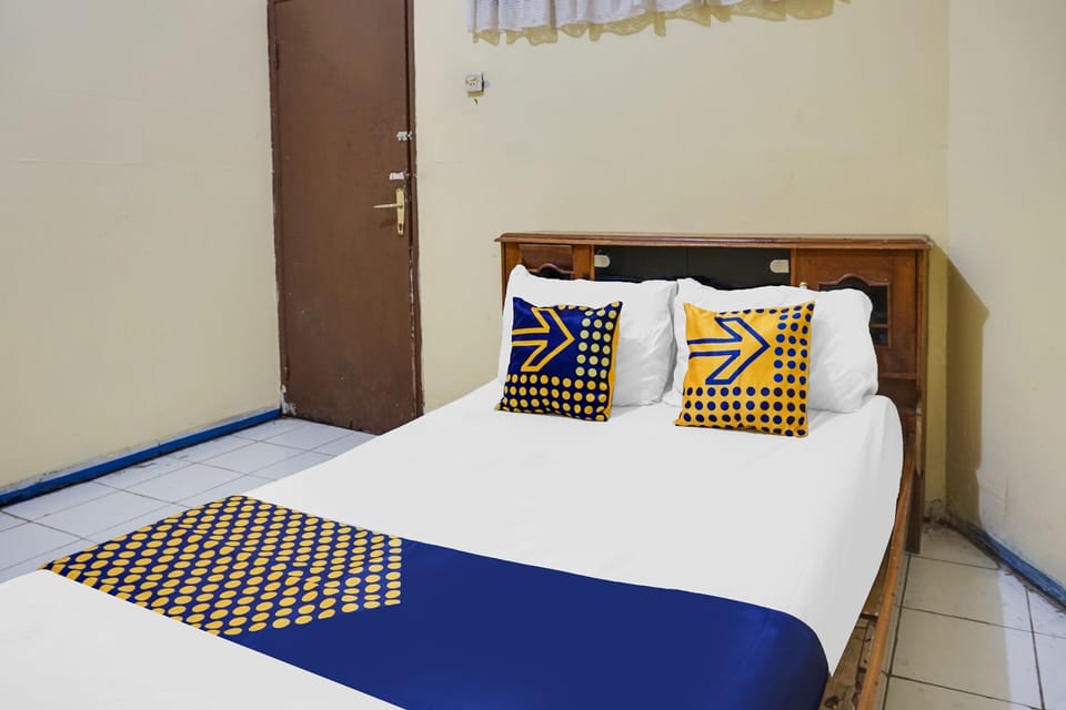 Double Room | Desk, laptop workspace, bed sheets