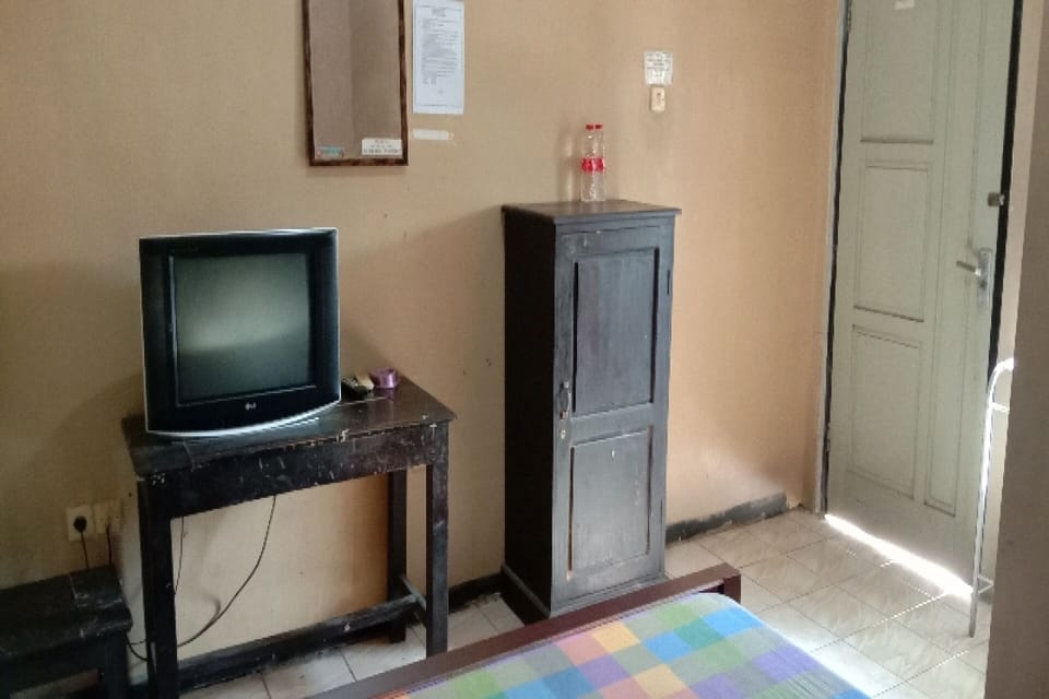 Deluxe Double Room | Laptop workspace, free WiFi, bed sheets