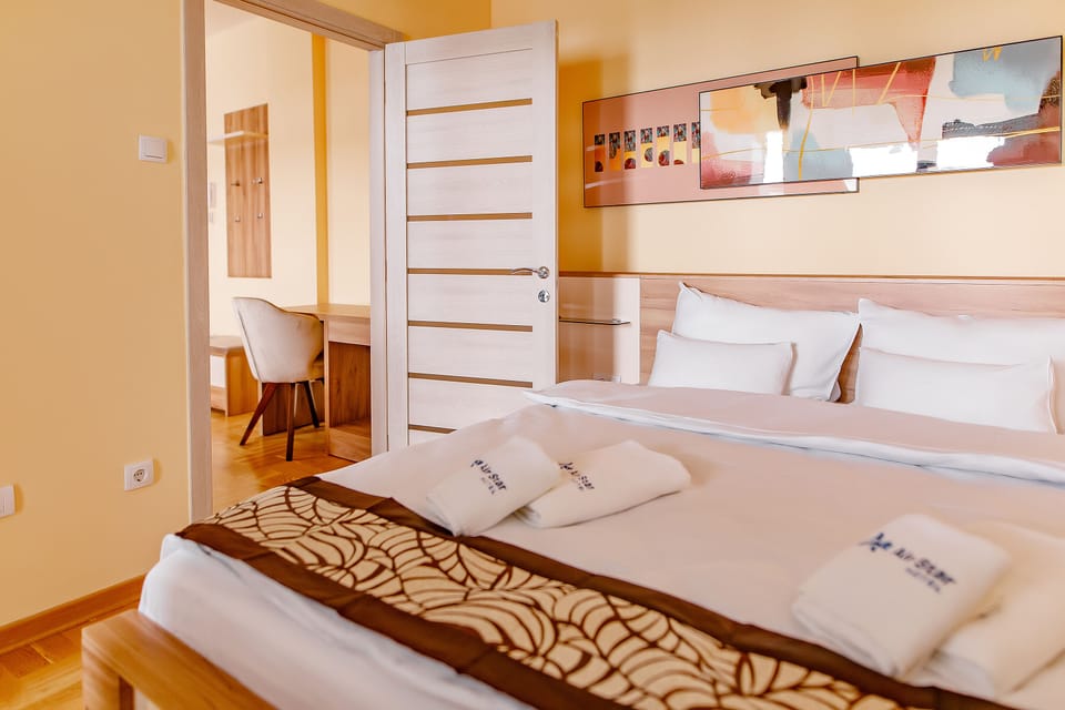 Comfort Double Room | Desk, laptop workspace, blackout drapes, soundproofing