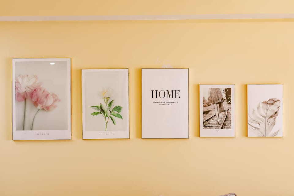 Deluxe Room | Desk, laptop workspace, blackout drapes, soundproofing