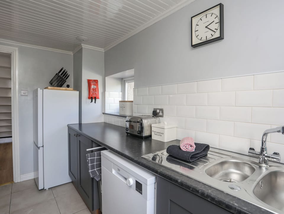 Fridge, dishwasher, electric kettle, toaster