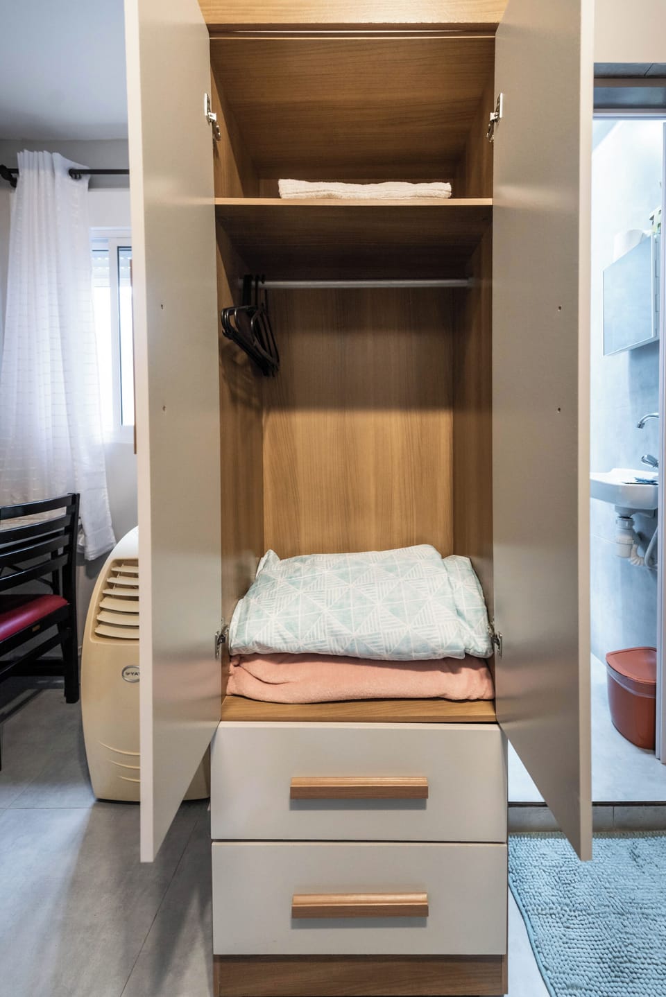 Design Room | Free WiFi, bed sheets