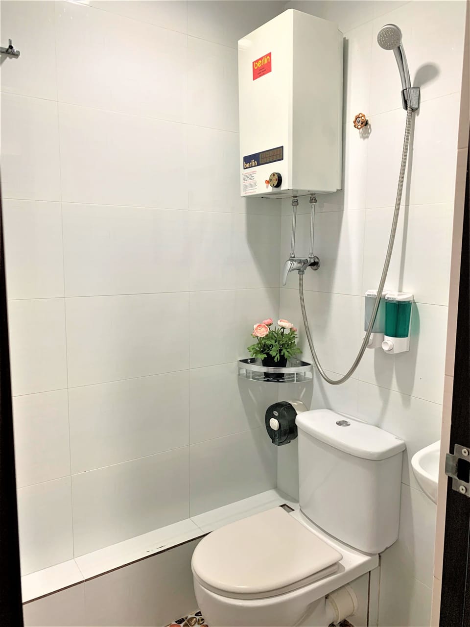 Standard Single Room | Bathroom | Shower, towels