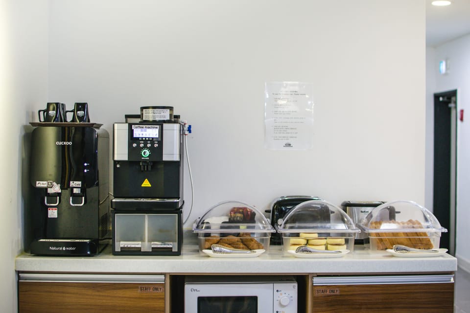 Free daily continental breakfast