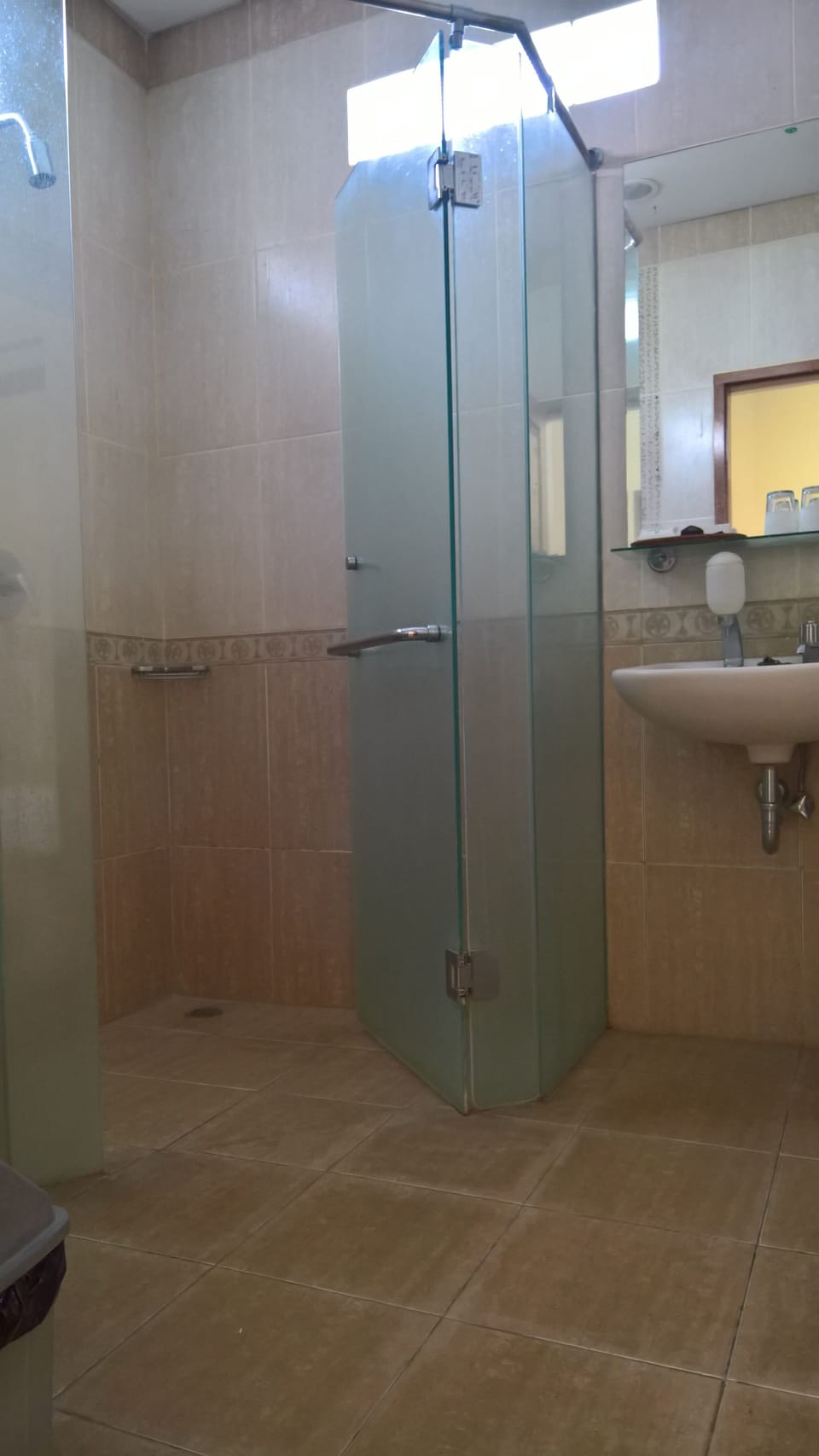 Standard Room | Bathroom | Shower, rainfall showerhead, eco-friendly toiletries, bidet
