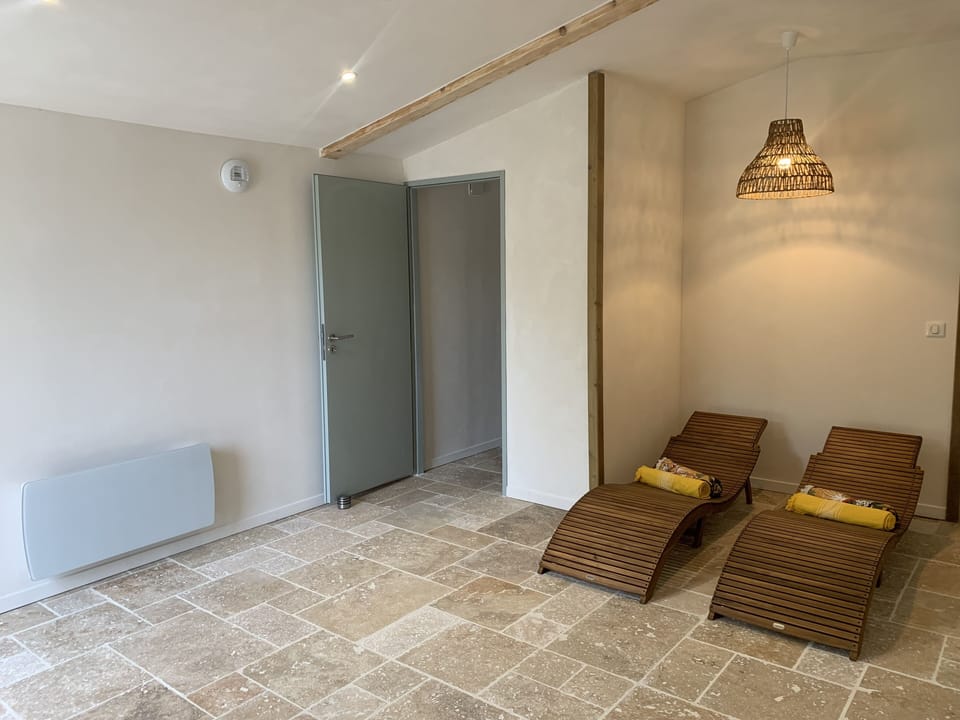 Maison d'hôtes Perbos 1556 Bed and Breakfast in French Basque Country