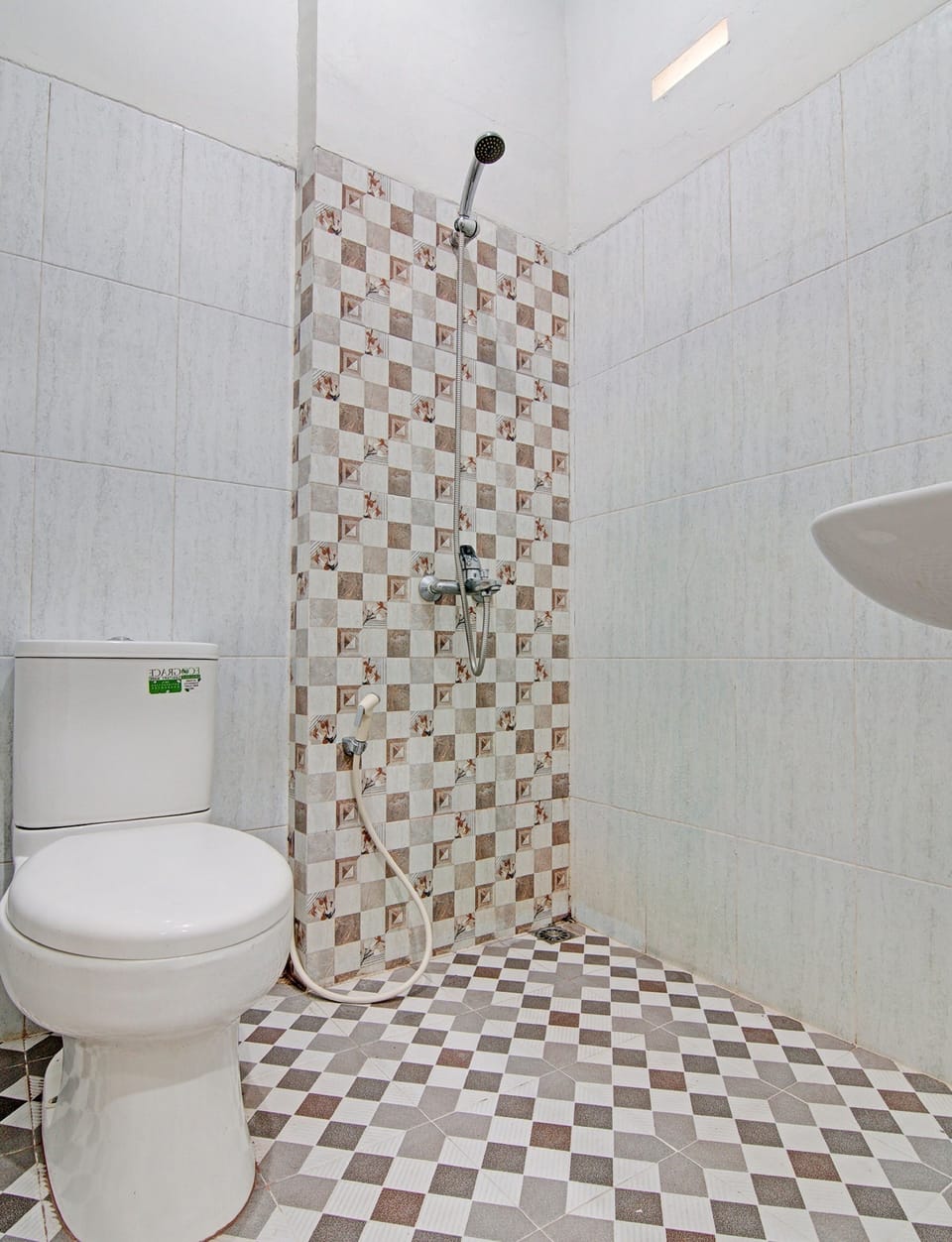 Deluxe Twin Room | Bathroom | Shower, towels