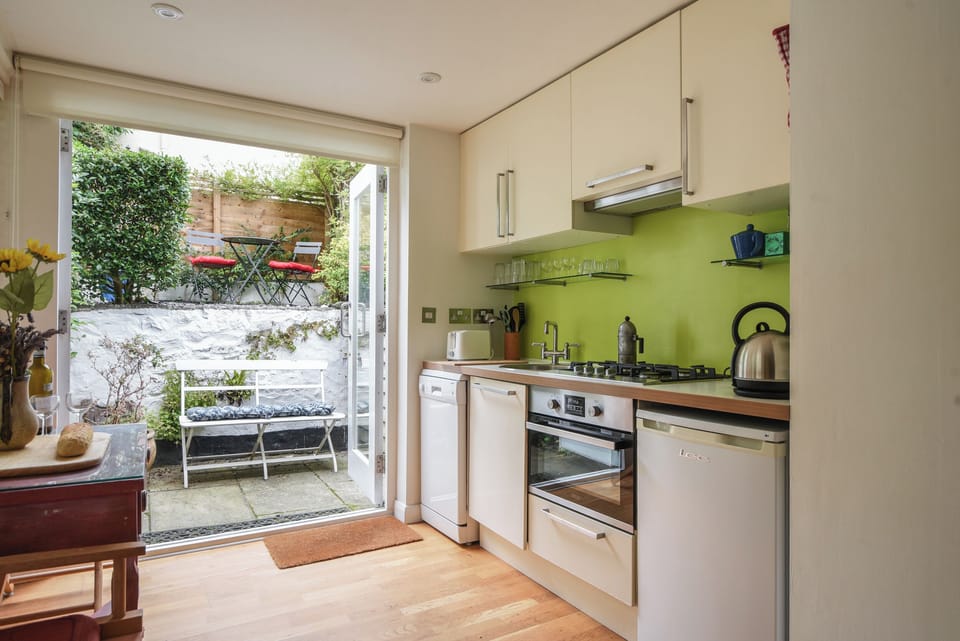 Fridge, dishwasher, electric kettle, toaster