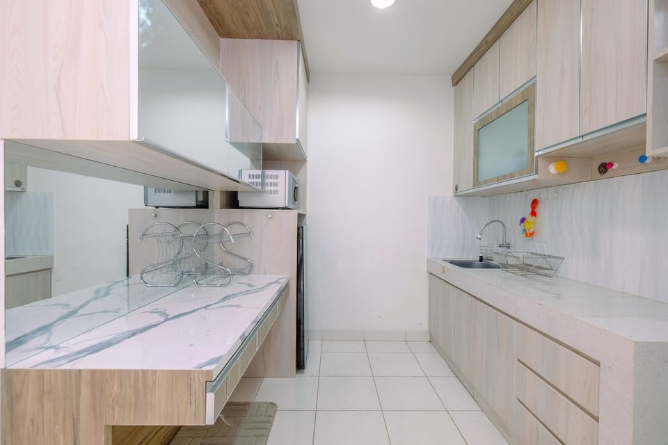 Apartment | Private kitchen | Full-size fridge, stovetop