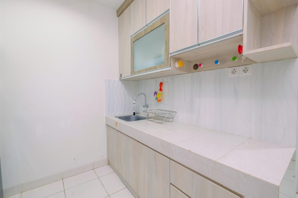 Apartment | Private kitchen | Full-size fridge, stovetop