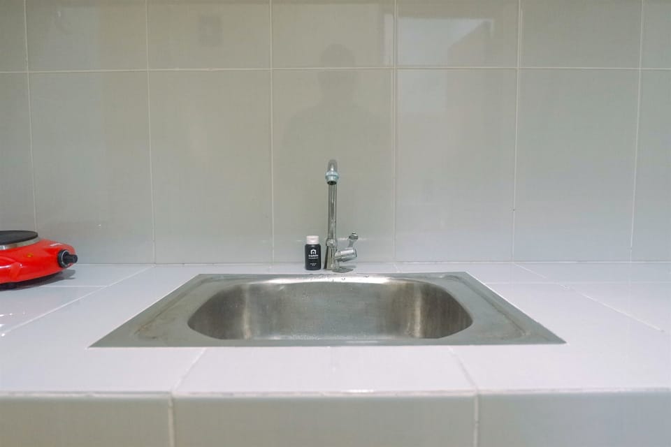Studio | Private kitchen | Full-size fridge, stovetop