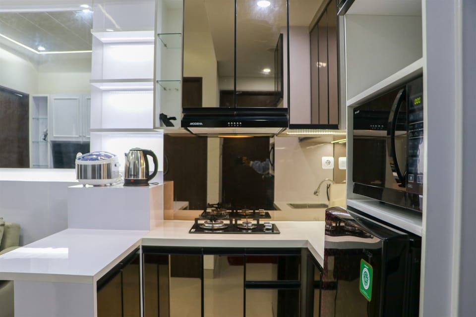 Apartment | Private kitchen | Full-size fridge, stovetop