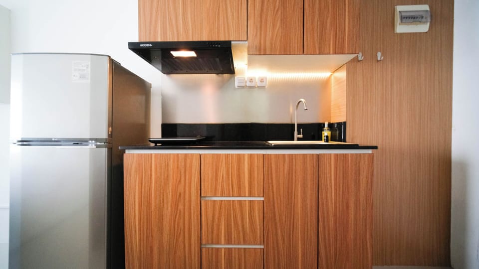 Studio | Private kitchen | Full-size fridge, stovetop