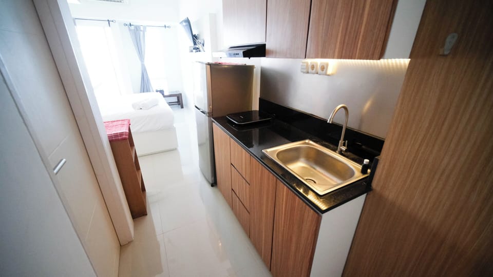 Full-size fridge, stovetop