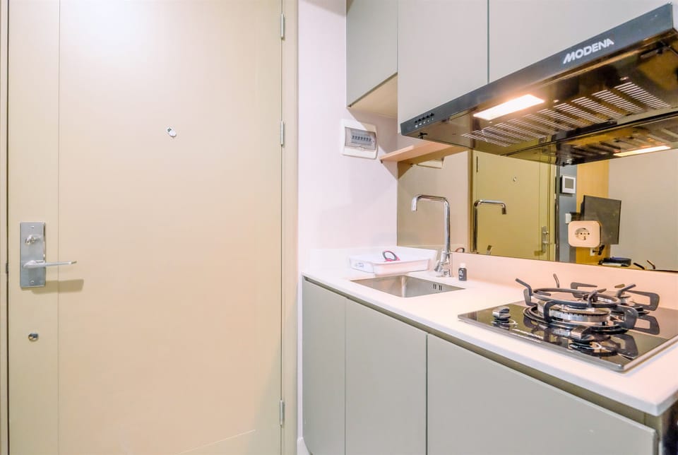 Apartment | Private kitchen | Full-size fridge, stovetop