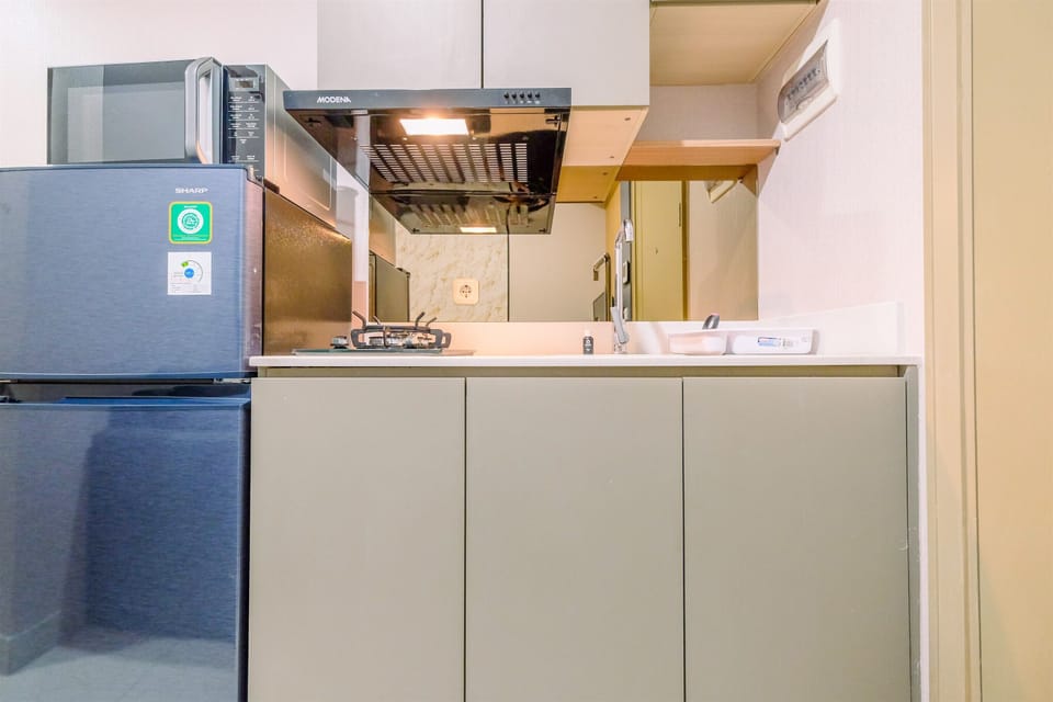 Apartment | Private kitchen | Full-size fridge, stovetop