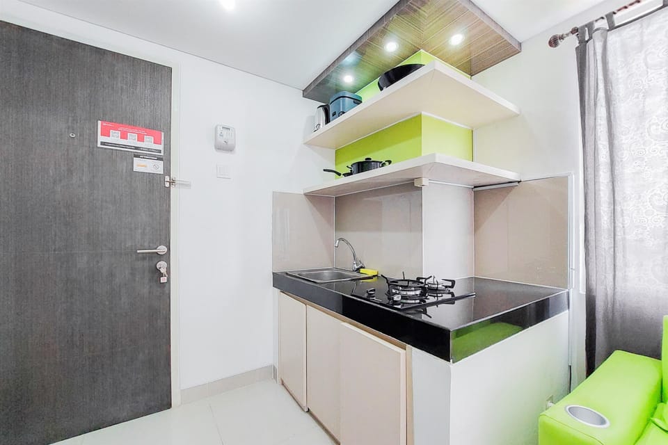 Apartment | Private kitchen | Full-size fridge, stovetop