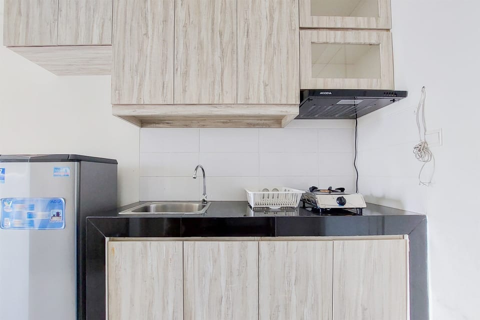 Studio | Private kitchen | Full-size fridge, stovetop