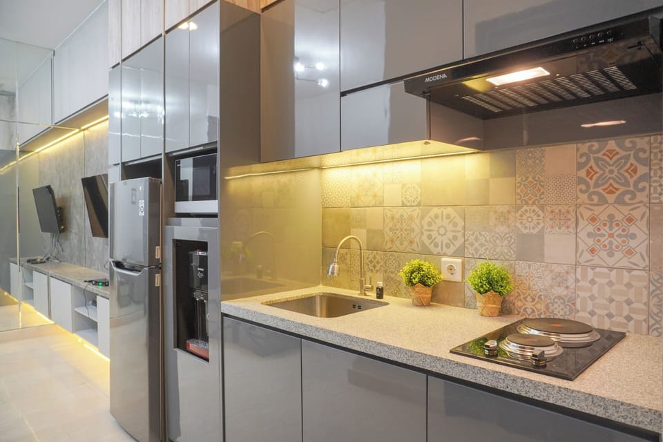 Apartment | Private kitchen | Full-size fridge, stovetop