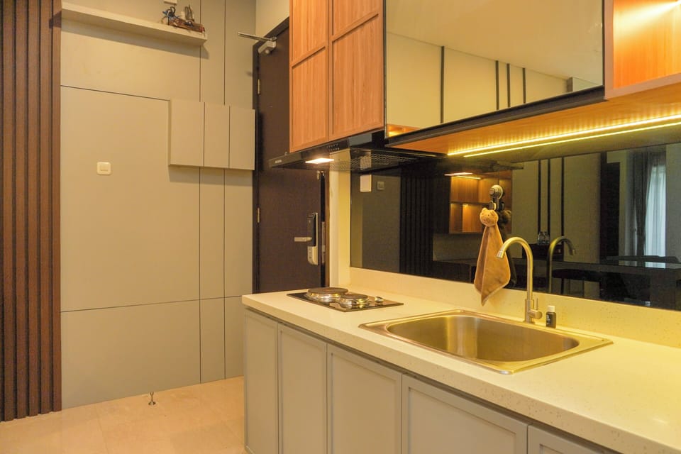 Apartment | Private kitchen | Full-size fridge, stovetop