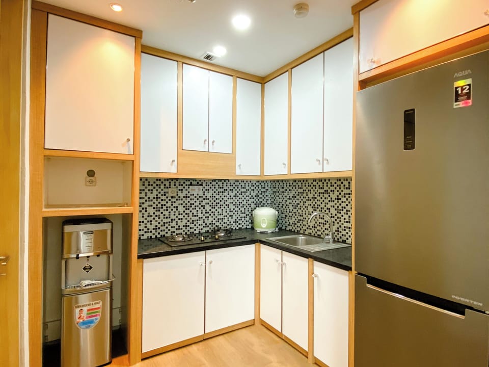 Apartment | Private kitchen | Full-size fridge, stovetop