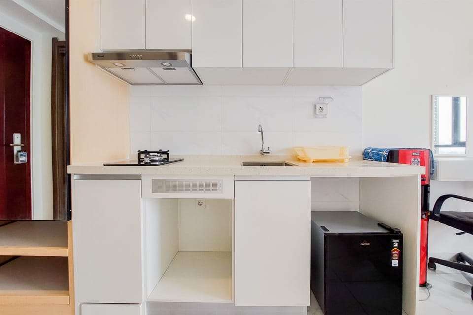 Studio | Private kitchen | Full-size fridge, stovetop