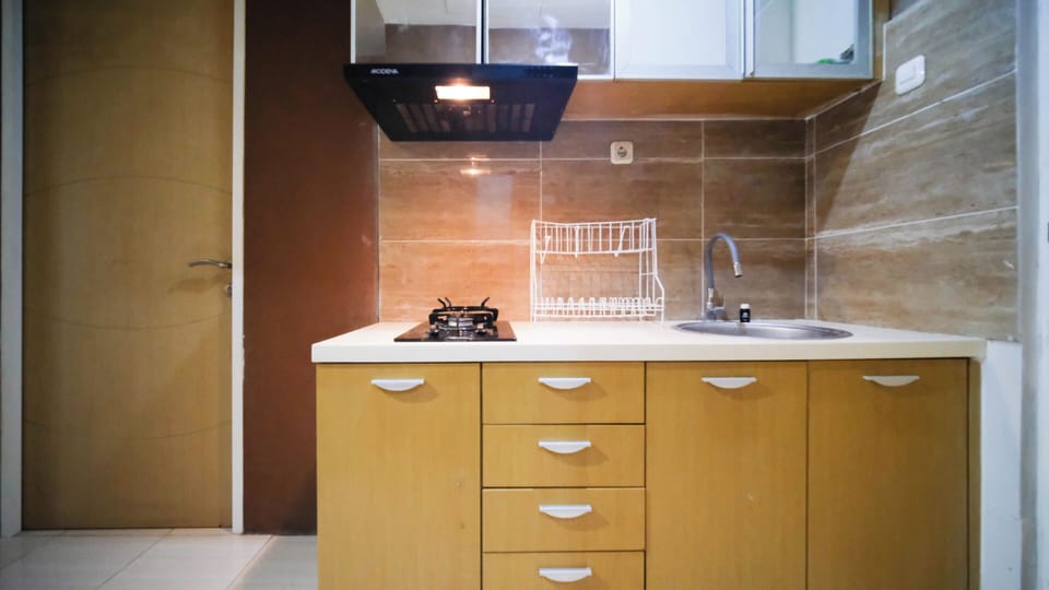 Apartment | Private kitchen | Full-size fridge, stovetop